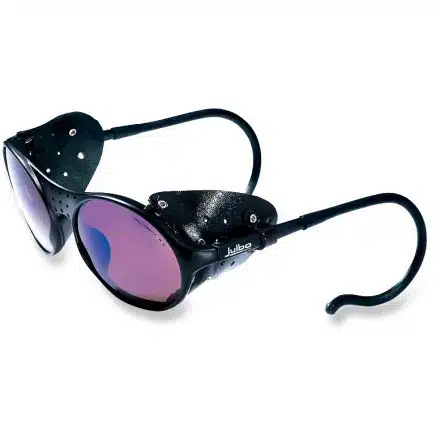 The 8 Best Sunglasses for Retinitis Pigmentosa [in 2023]- Sunglasses Hook